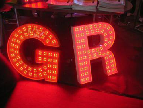 罗城LED发光字常见的安装误区。